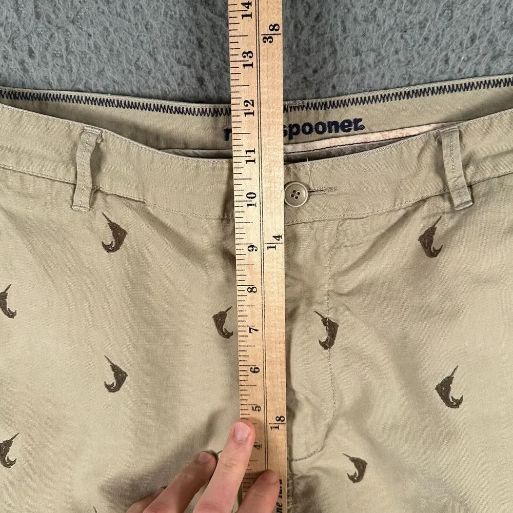 Reyn Spooner Shorts Men's 32 Beige Marlin Fish All Over Embroider 7